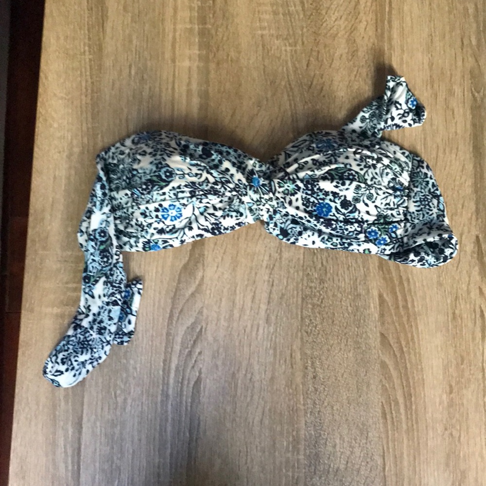 Strapless bathing suit top